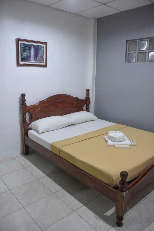 Tiptop Tower Suite Inn Dumaguete City Exterior photo