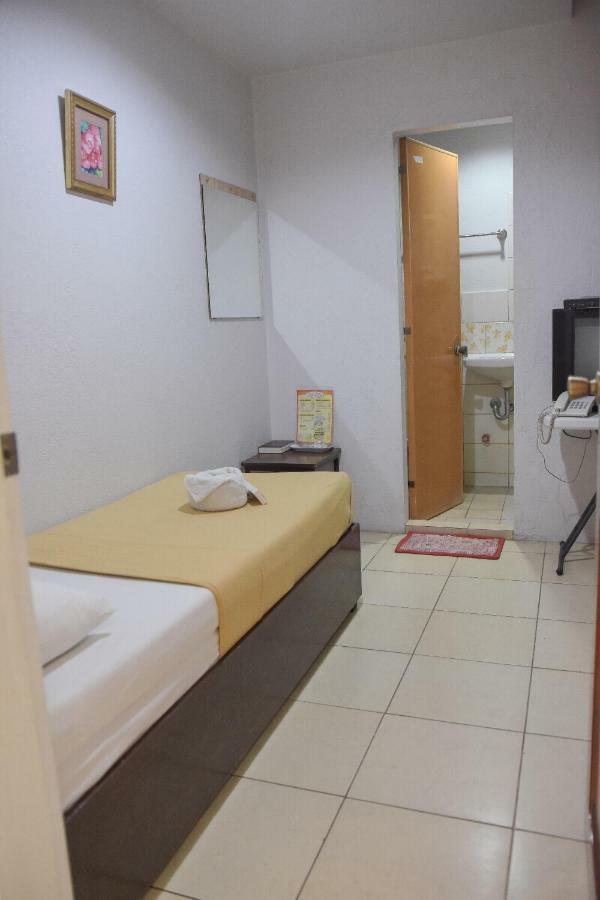 Tiptop Tower Suite Inn Dumaguete City Exterior photo
