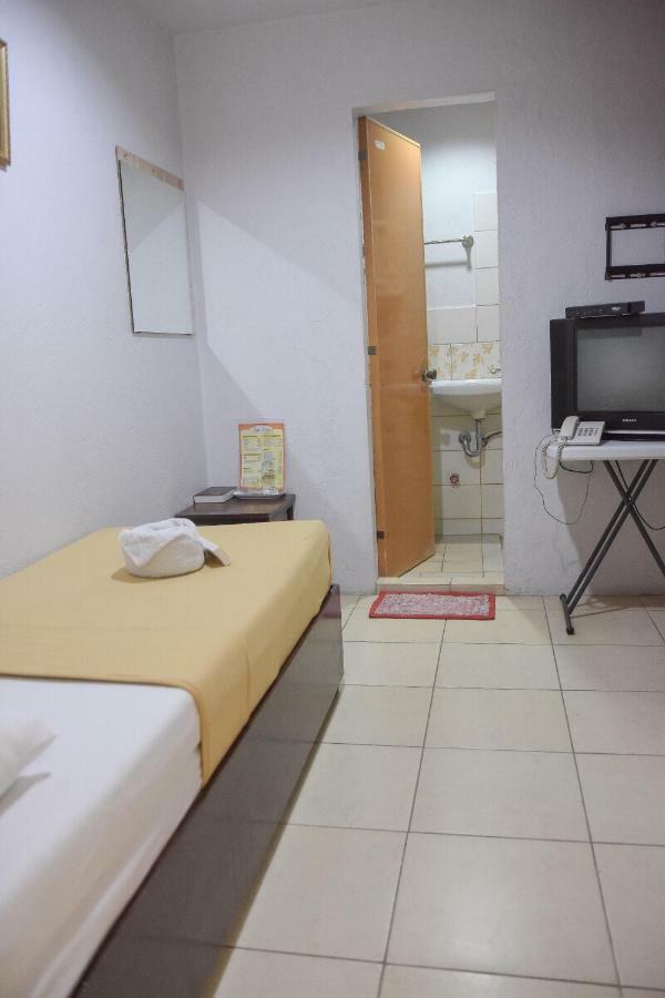 Tiptop Tower Suite Inn Dumaguete City Exterior photo