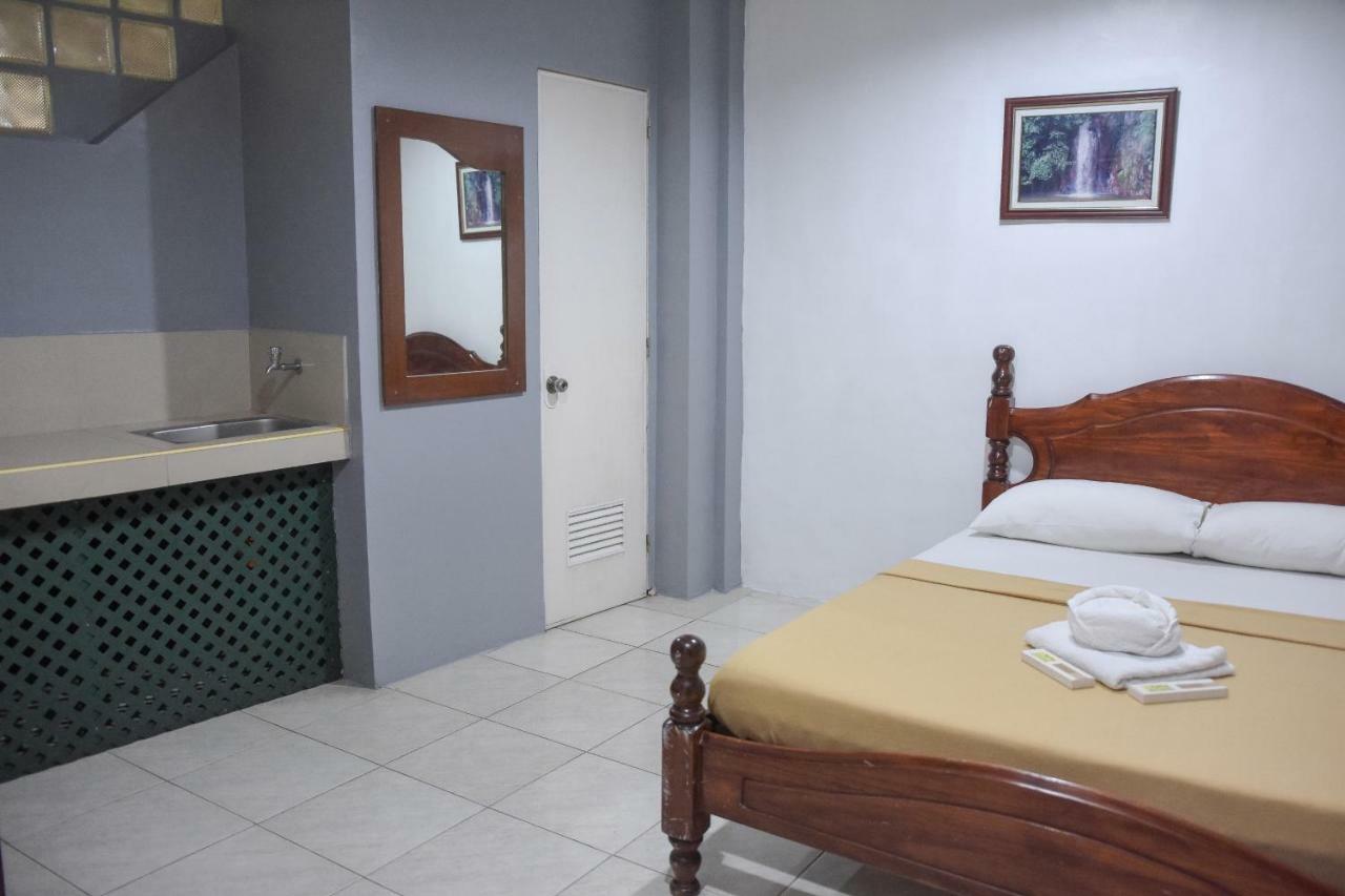 Tiptop Tower Suite Inn Dumaguete City Exterior photo